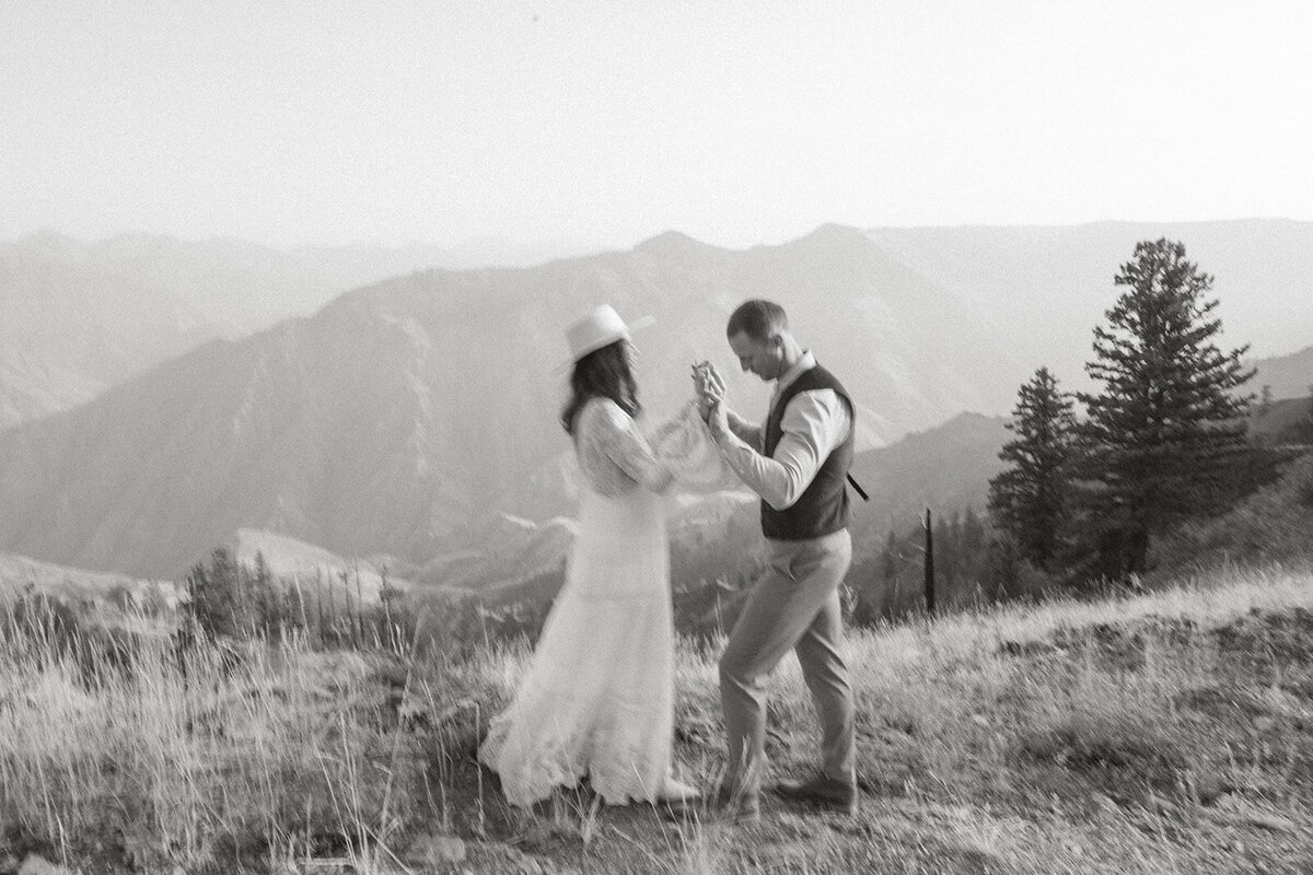 wallowa-lake-hells-canyon-eastern-oregon-elopement-photographer-dawn-photo-675