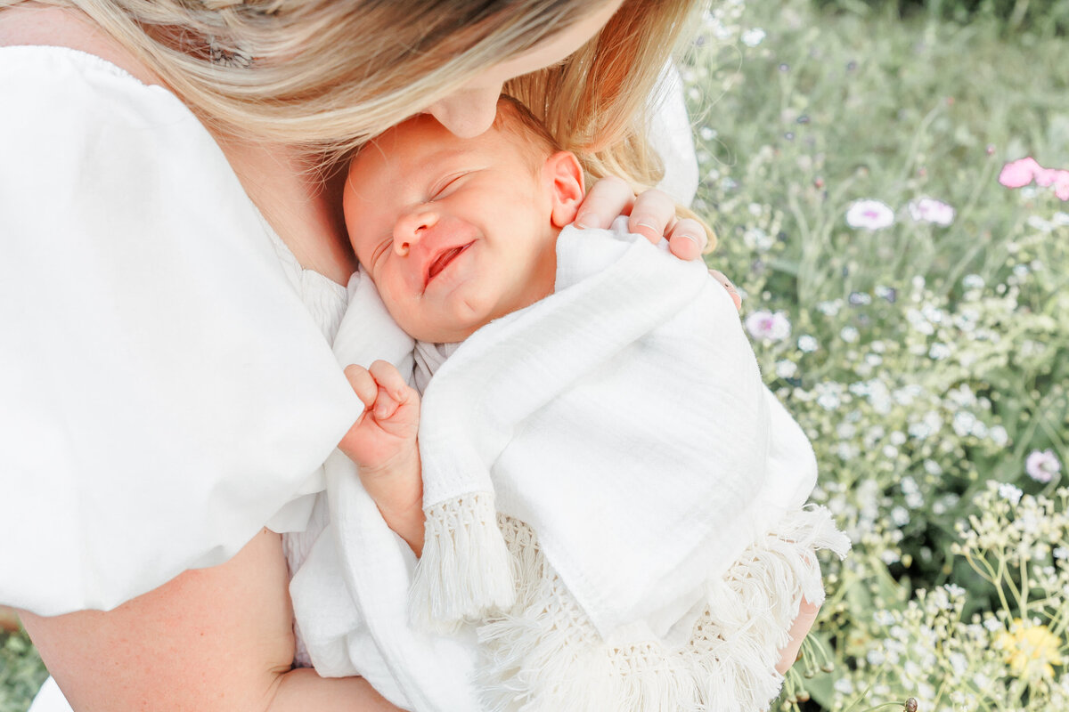 outdoor-lifestyle-newborn-session-south-dakota (12)