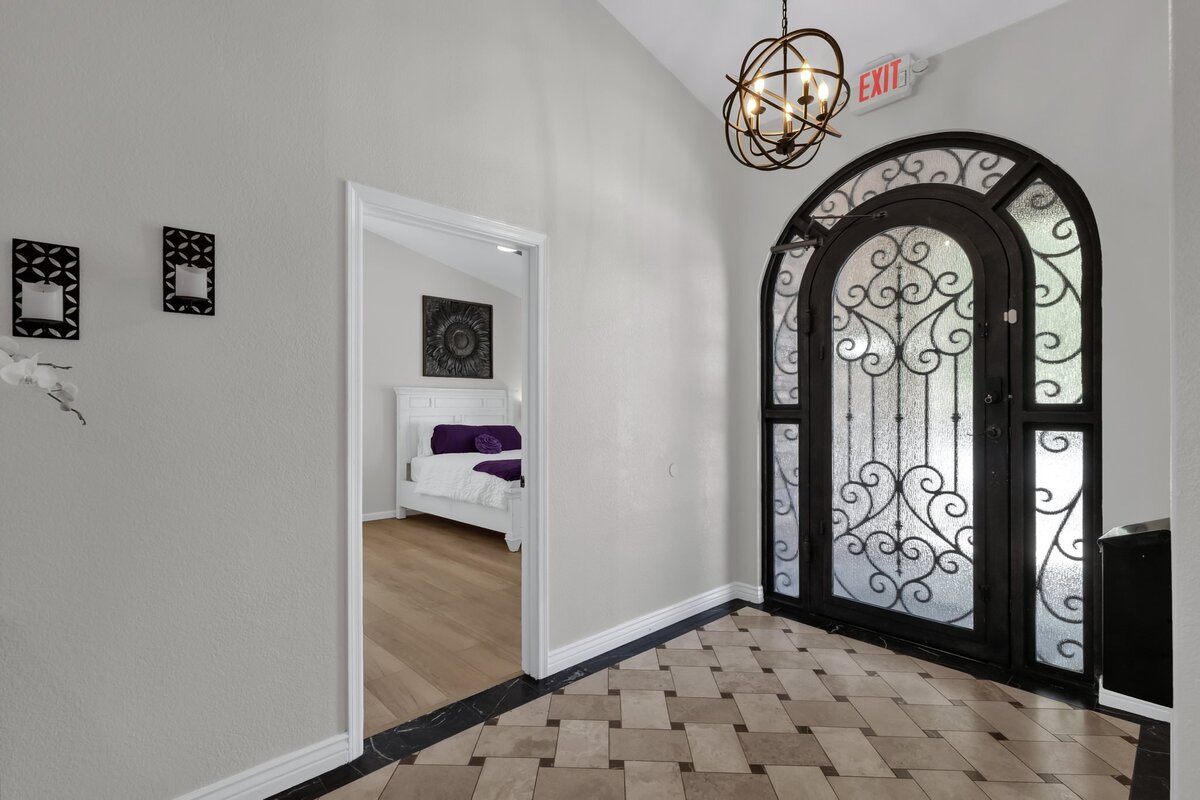 5-web-or-mls-17814-n-56th-st