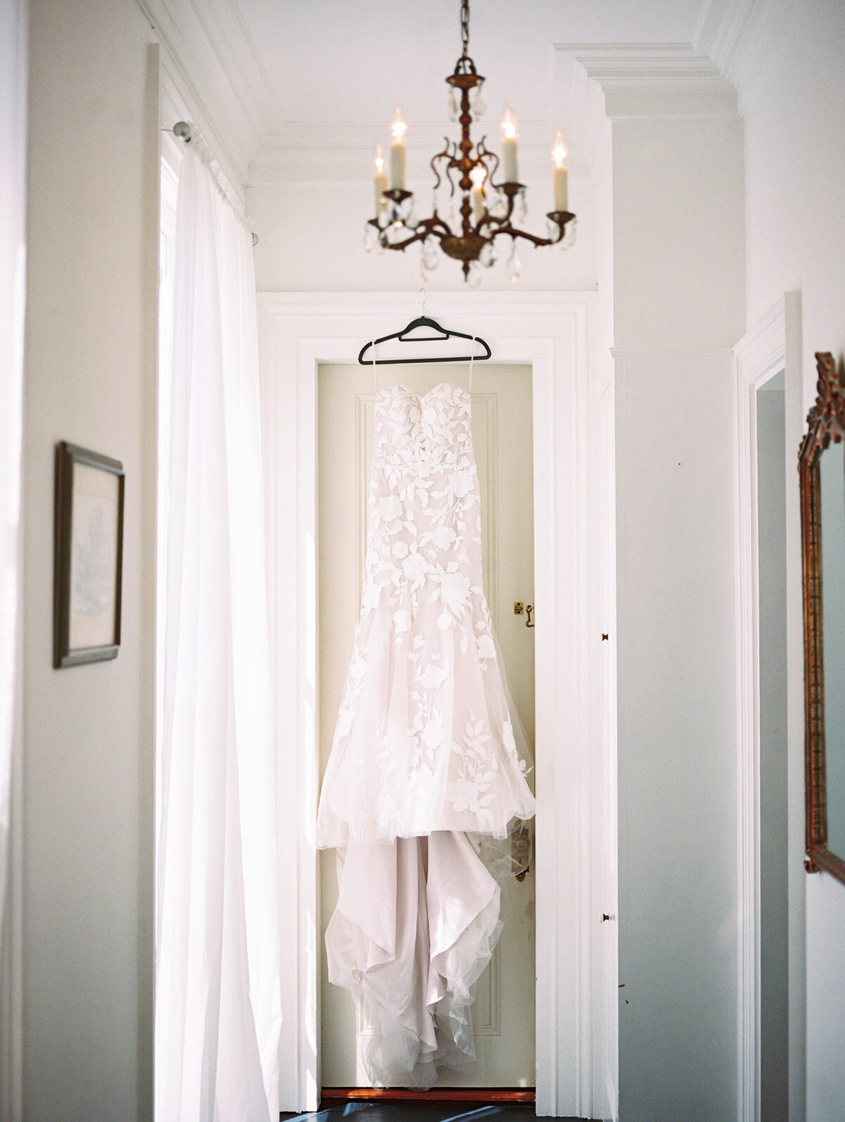 Elizabeth Watts Photography Louisiana Alabama Mississippi Wedding Portrait Lifestyle Fine Art Light Airy Luxury Film Fine Art 05