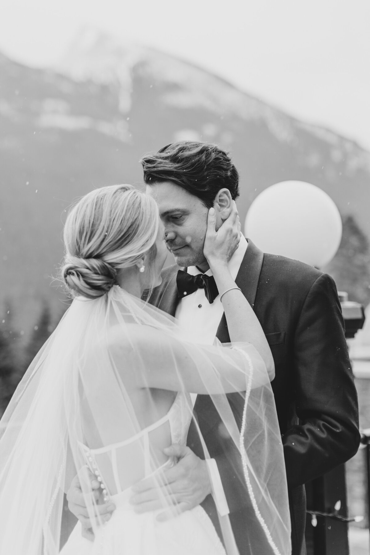calgary_wedding_photographers_fairmont_banff_springs_destination_wedding_nicole_sarah-45