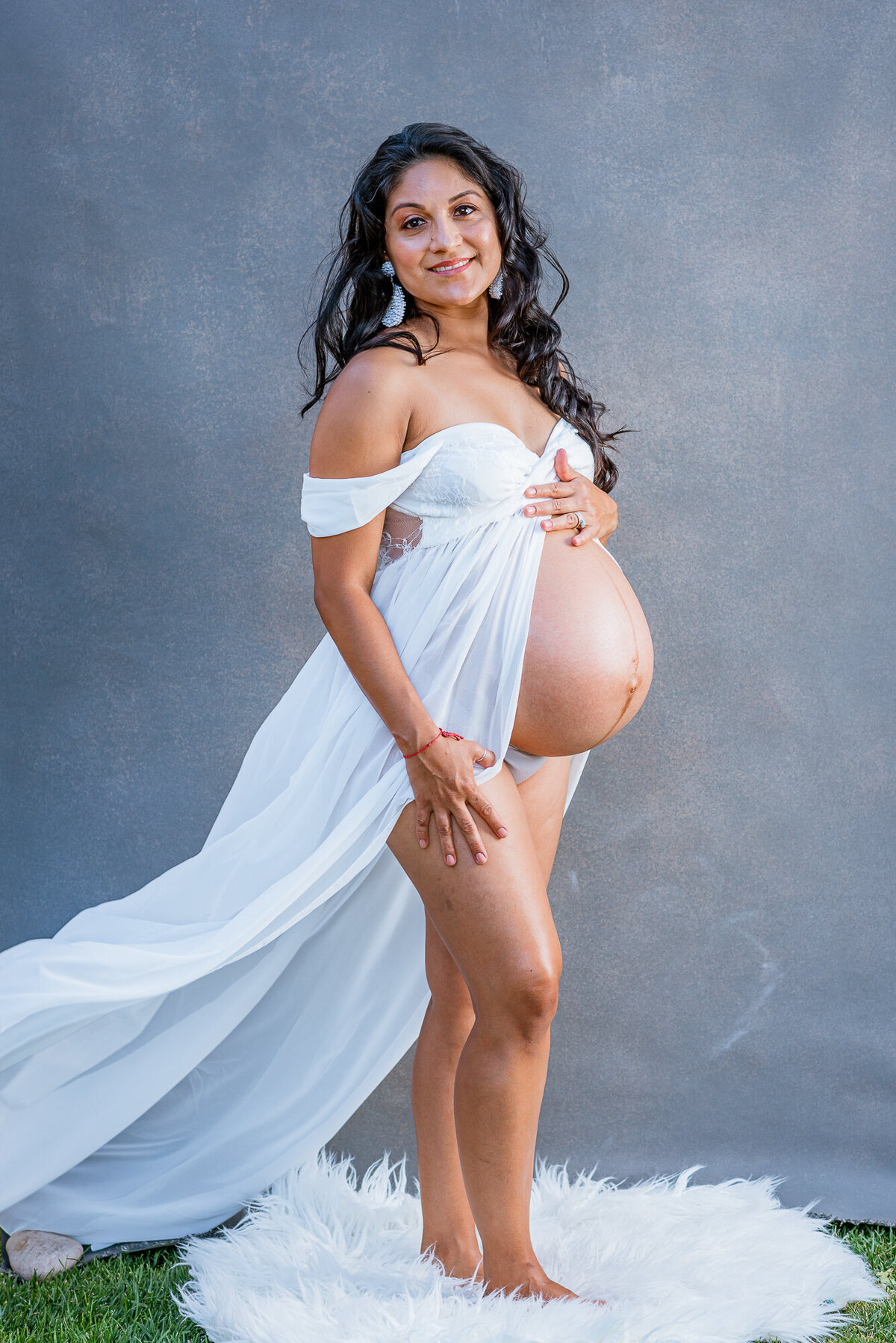 At-Home Maternity Portrait | Corey Kennedy Photography
