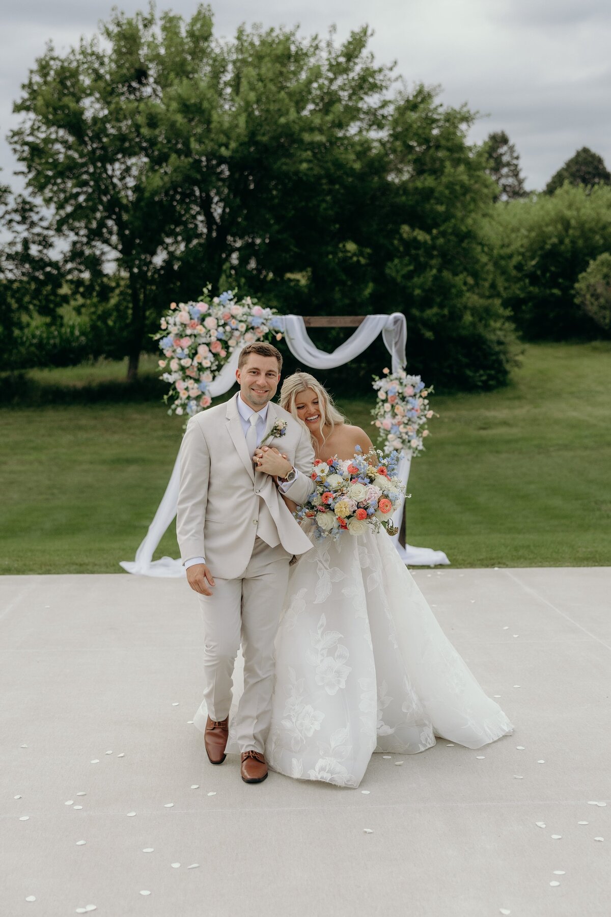 heartfelt-summer-wedding-12