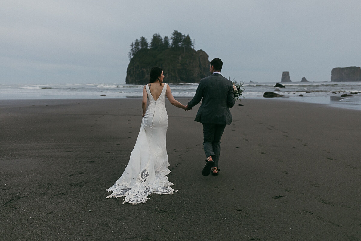washingtonelopementphotographer-fernacreswedding-forkswashingtonwedding-pnwelopement-132