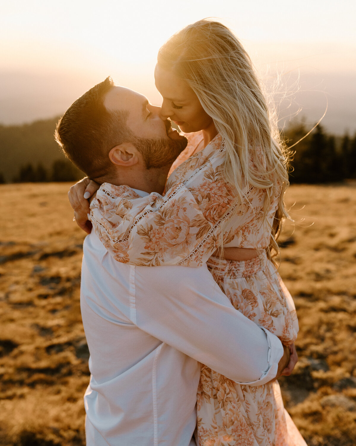 fall_golden_hour_engagement_session_mount_spokane_02