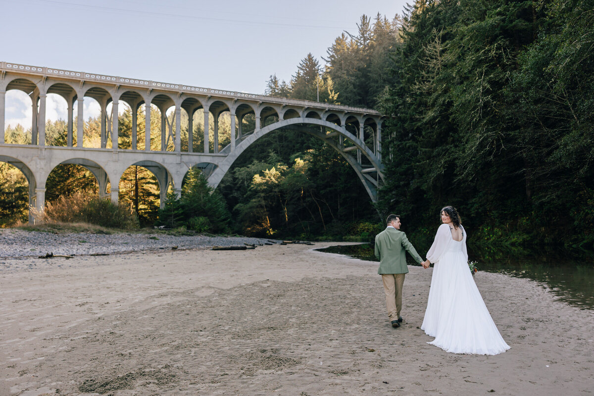 Heceta-Head-Lighthouse-Oregon-Coast-elopement-5