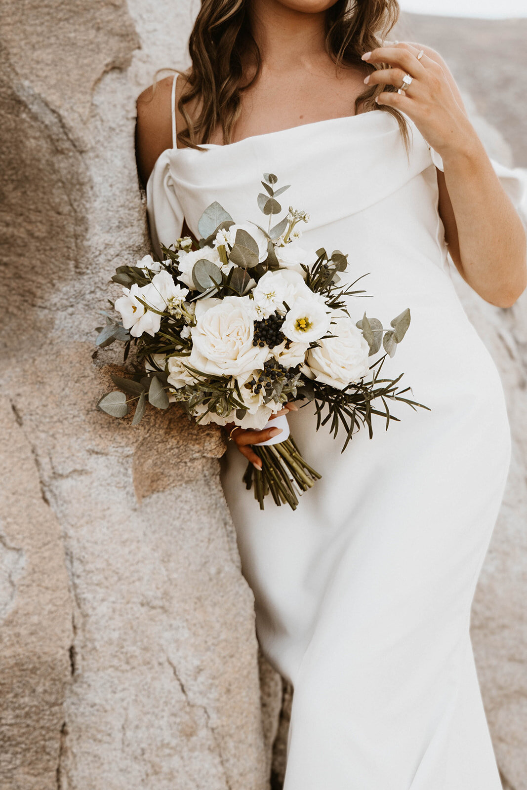 white-greenery-bouquet