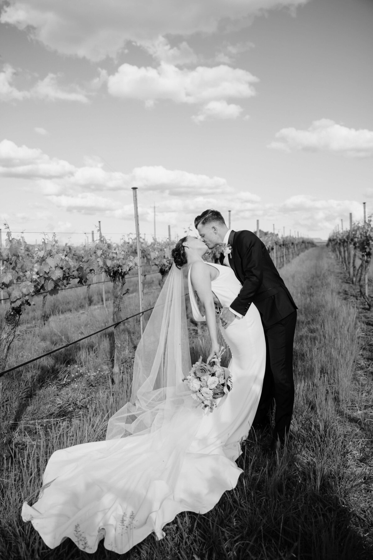 lainiandjackson_armidale_wedding-12