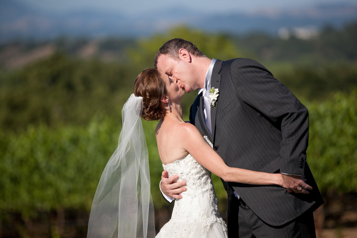 0020_Arista-Winery-Sonoma-CA-Vineyard-Wedding