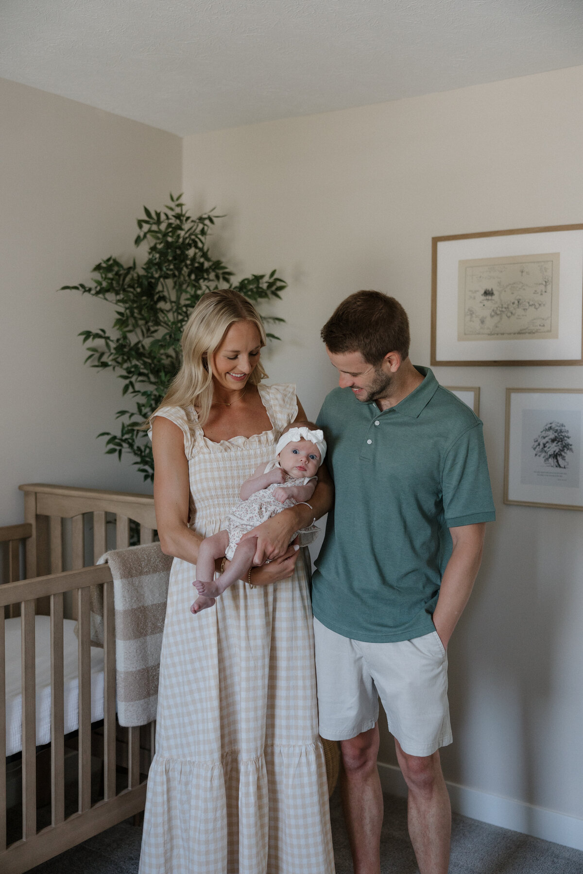 Indianapolis lifestyle family photographer newborn nursery session