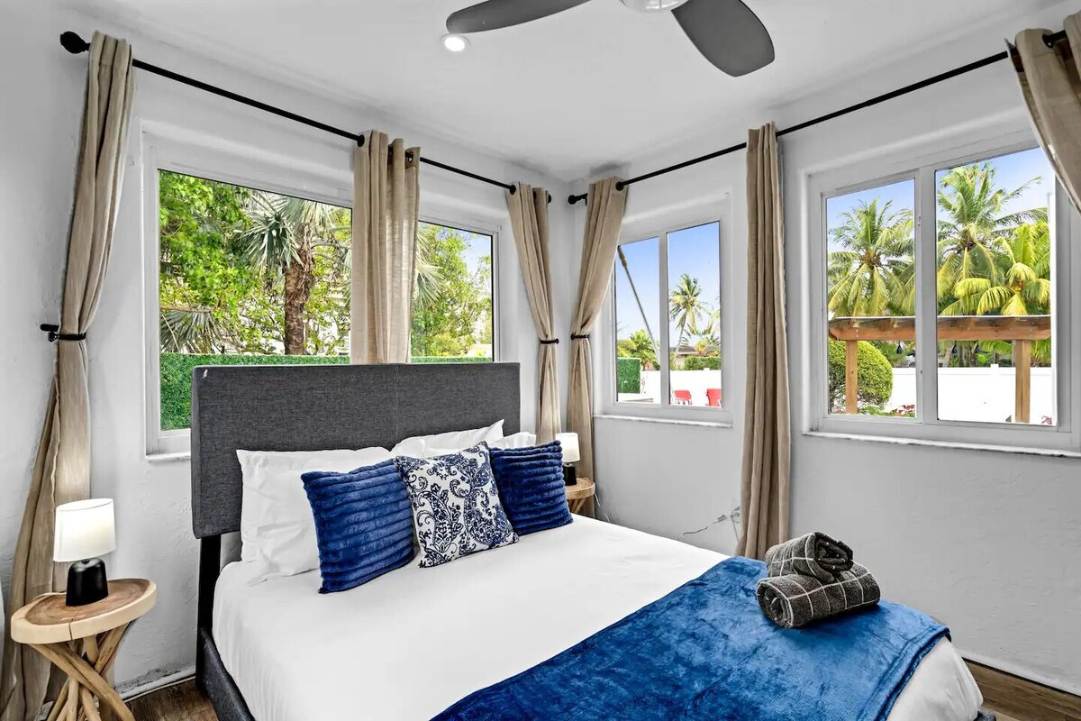 Bedroom 1 (1)