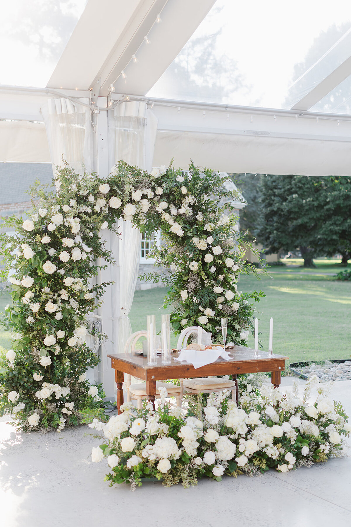 Grace-Brown-Photography-Bellevue-Hall-Tented-Wedding_060