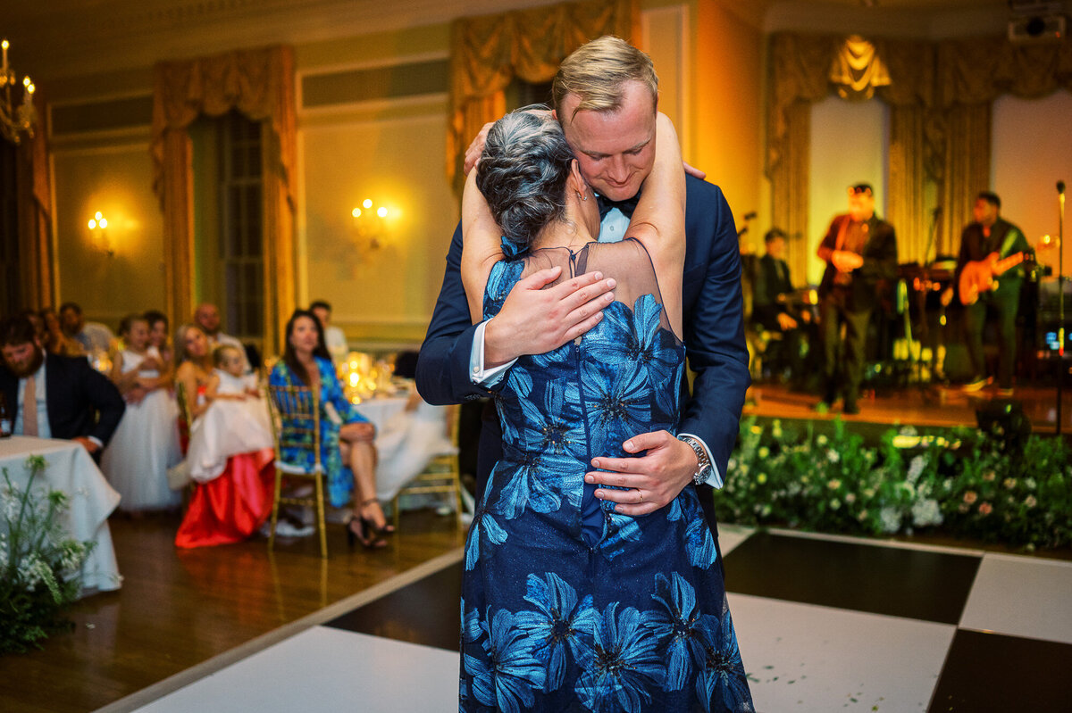 Farmington Country Club Wedding Photographer - Hunter and Sarah Photography-101