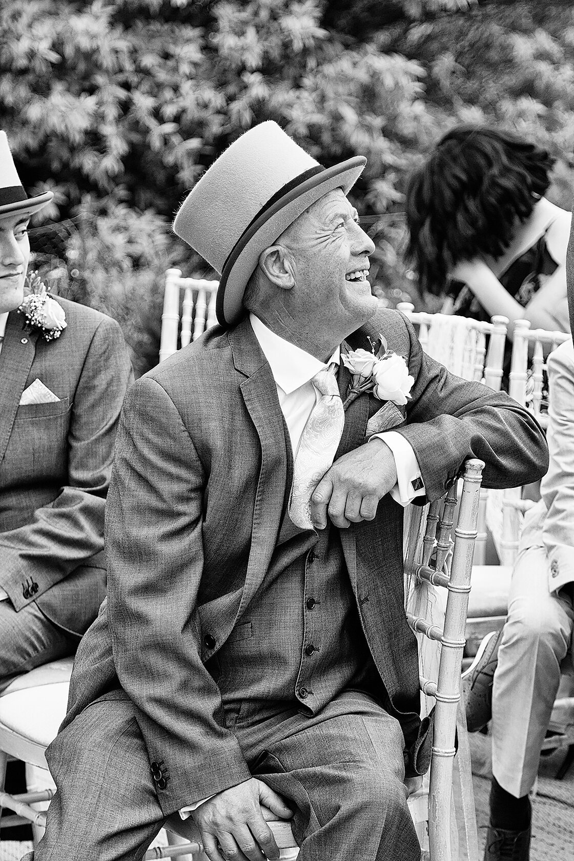 pro-story-photography_groom_b&w