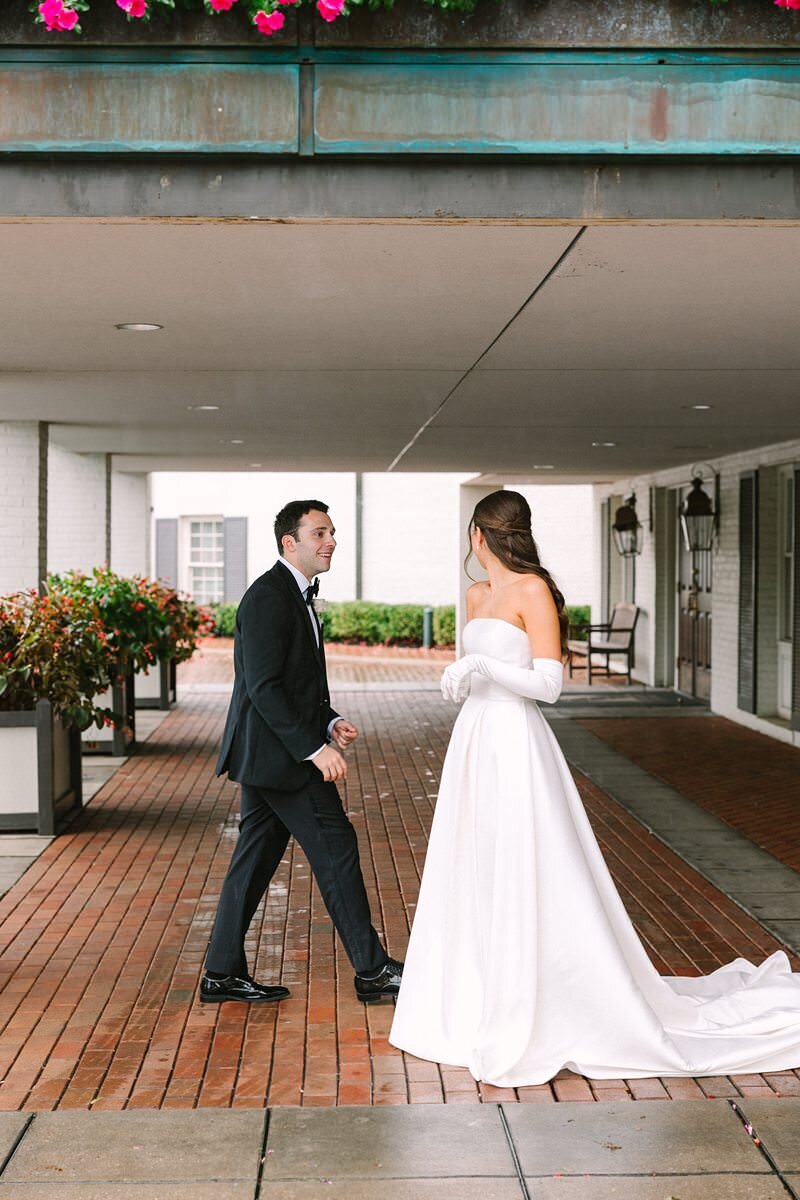 evansville-country-club-wedding-first-look-moment12