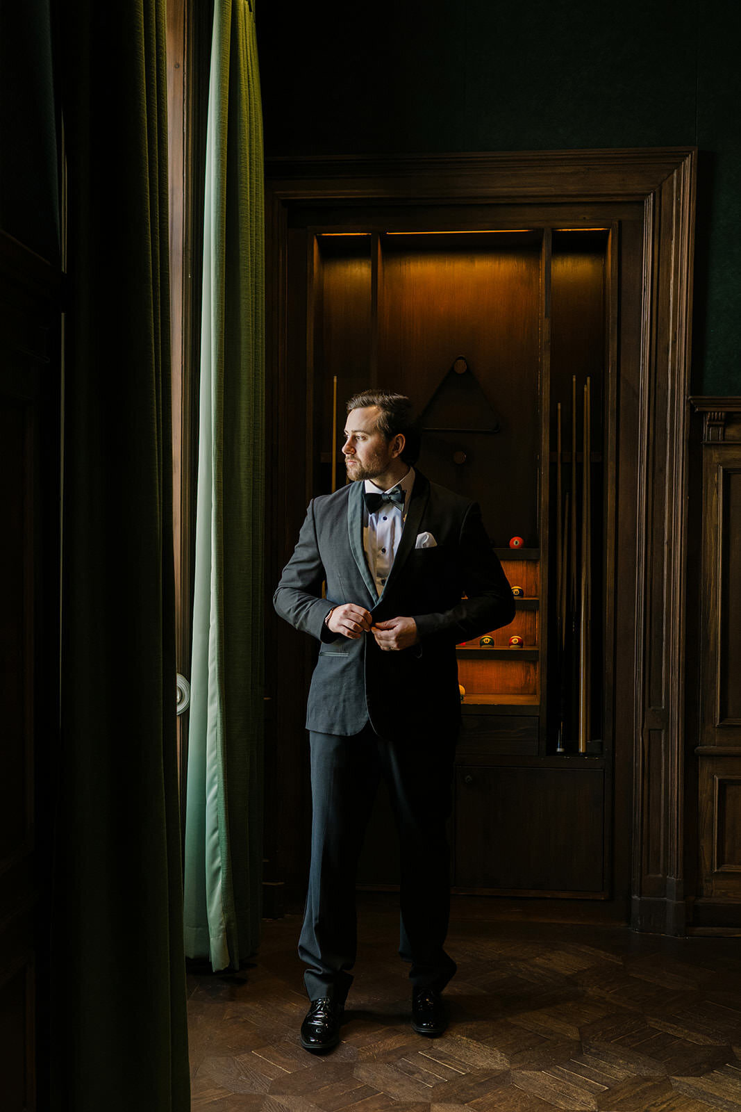 Powers_Wilson_Switzerland_Wedding_Groom_TaraHodgesPhotography002