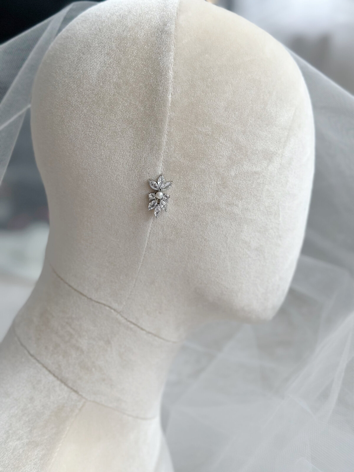 Crystal and pearl bridal bracelet designed for timeless elegance
