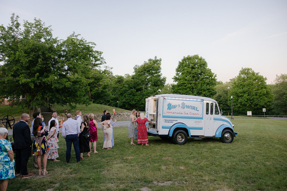 drowned-lands-brewery-wedding-nyc-photographer-love-melissa-669