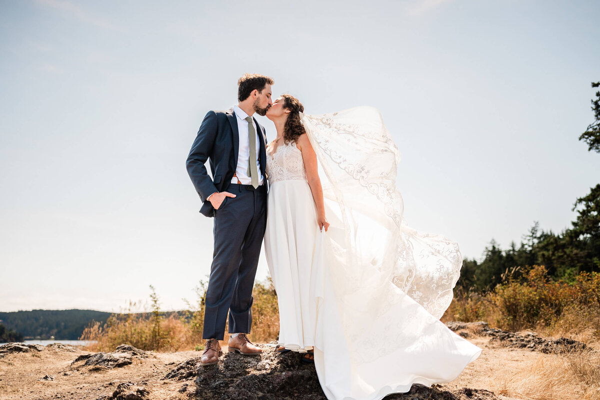 Couple at Lakedale resort Wedding