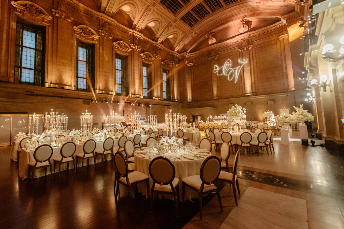 Theate-Saint-James-Wedding-Luxury-WeddingPlanner-Montreal-CoolsEvents - montreal wedding planner