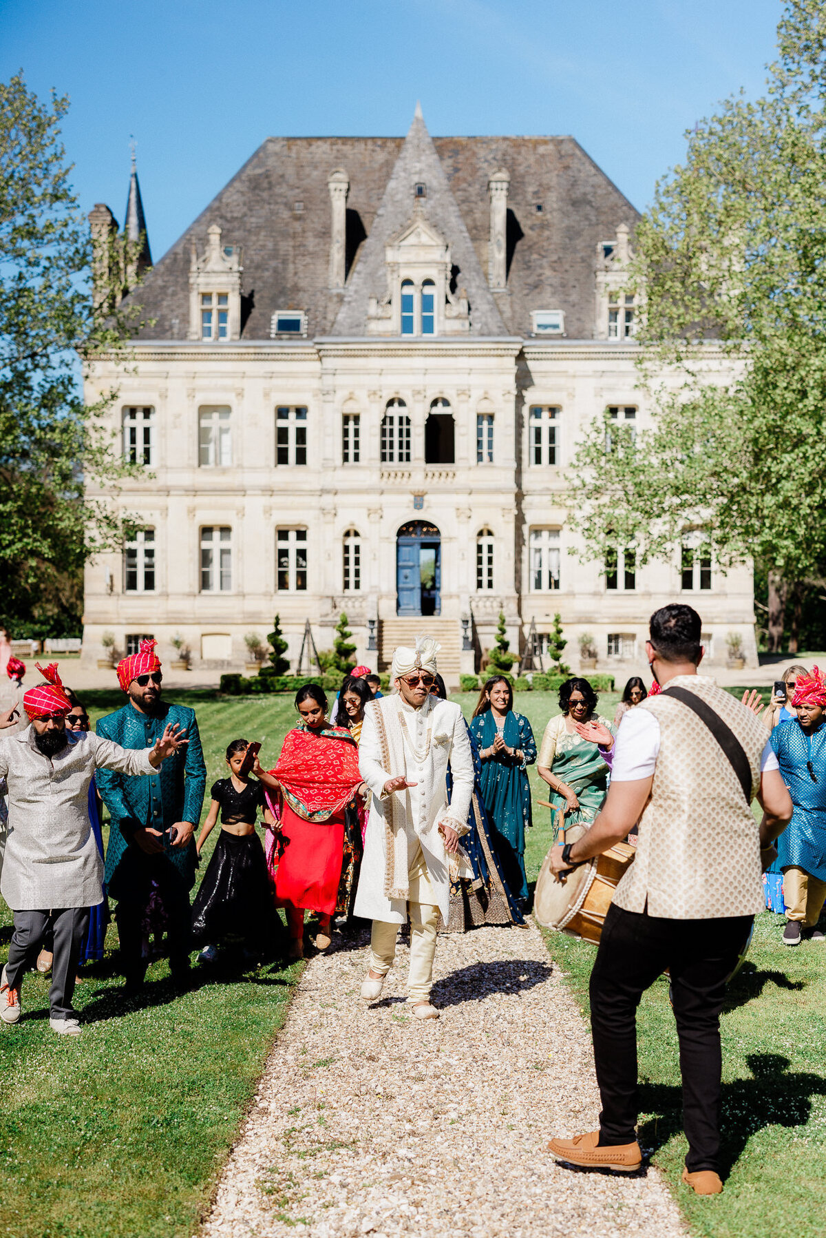 Modern_Chic_Chateau_Valouze_Destination_Wedding_Photographer-106