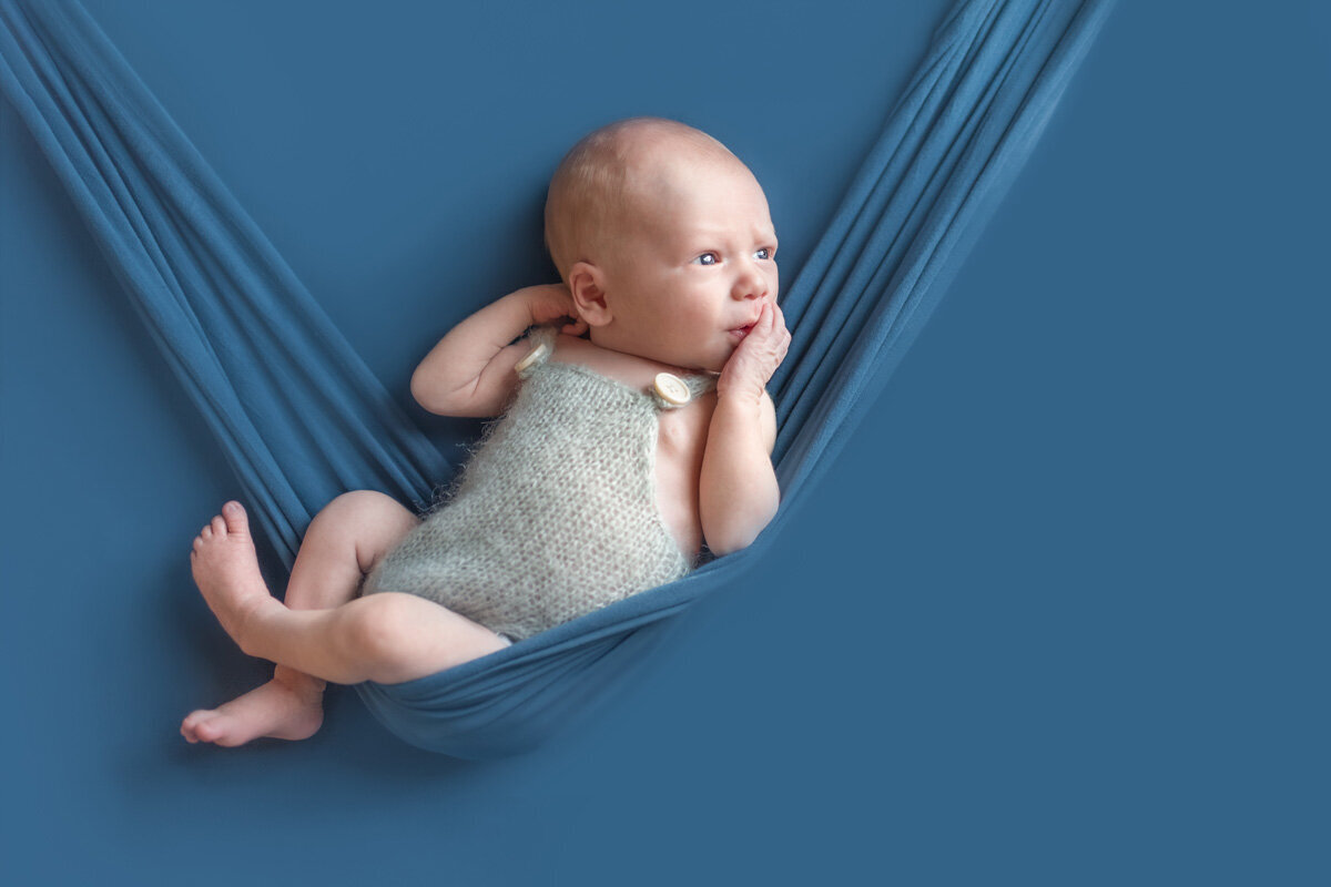 denver-newborn-in-home-blue-hammock