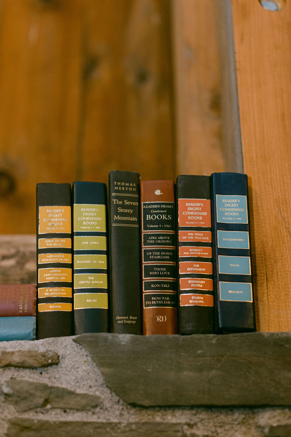 white-barn-decor-books-windridge-estate