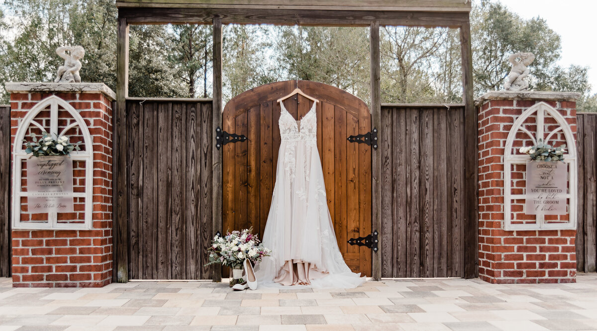 white-barn-wedding-dade-city-fl-22