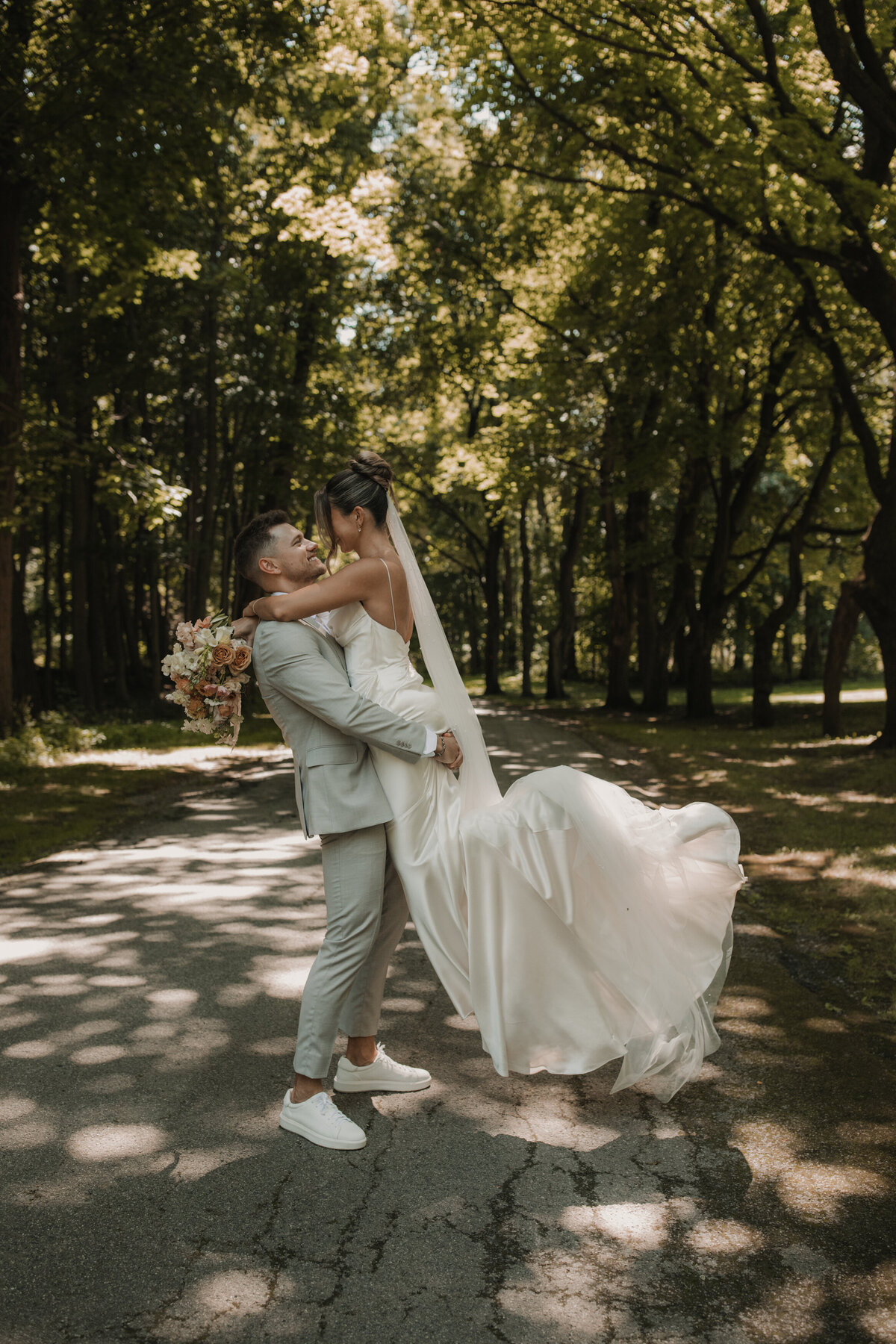 brooke-max-wedding-ancaster-summer-vintage-romantic-tamahaac-club-hamilton-157