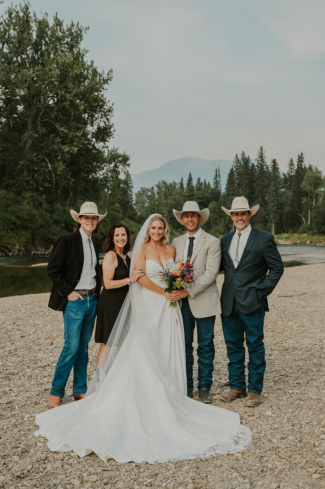 presley-gray-luxury-western-montana-wedding-7205