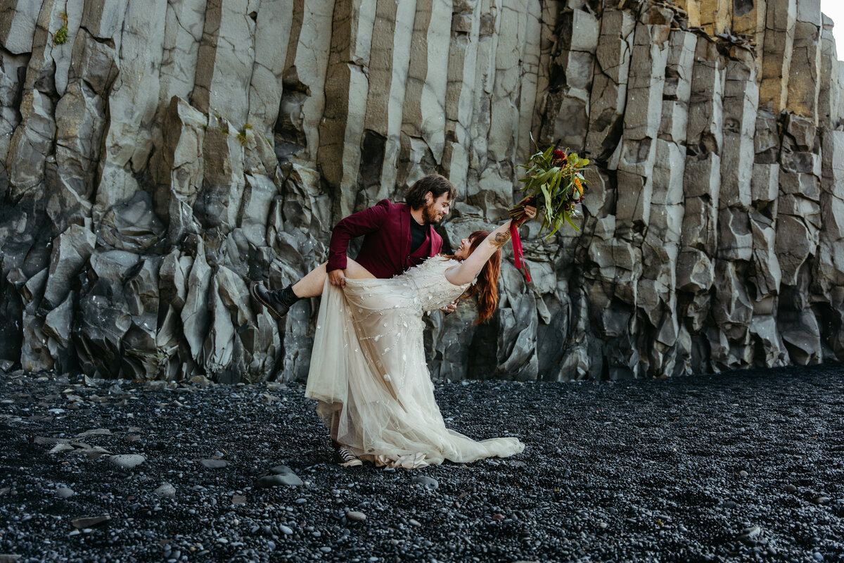 REYNISFJARA Iceland Elopement