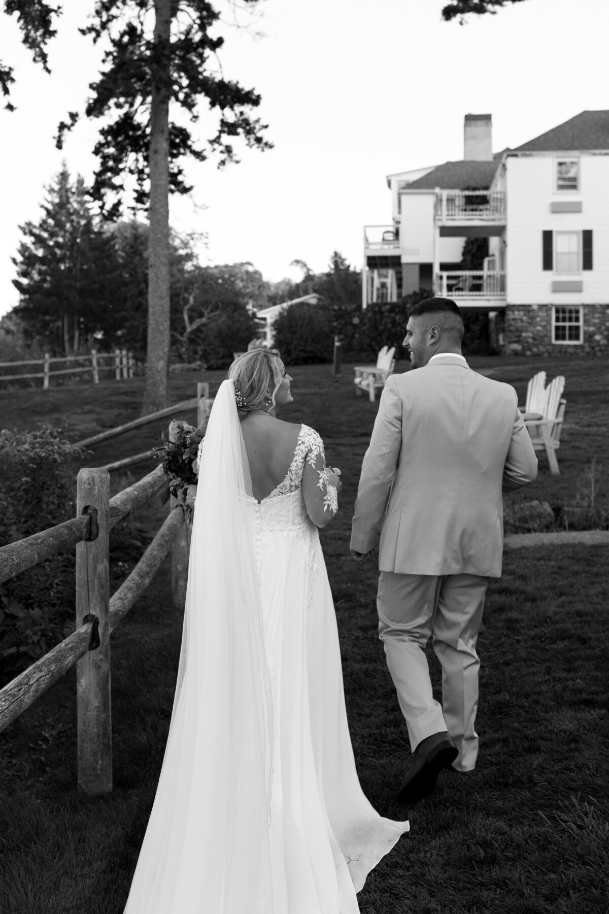 Danielle & Josh - Mr. & Mrs. B&W-02