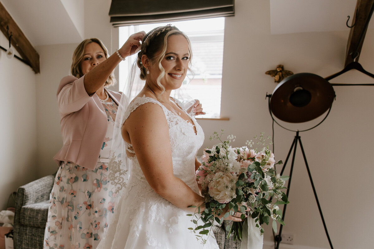 0084Sophie & Ross - Hazel Gap Barn - Dan Tomkins Photography-1