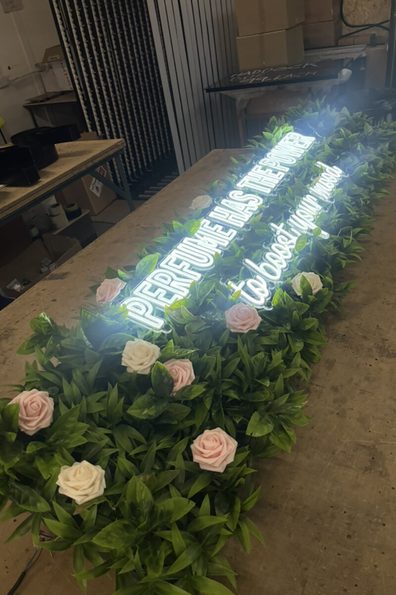 ellis-signs-led-neon-sign-with-foliage-and-flowers