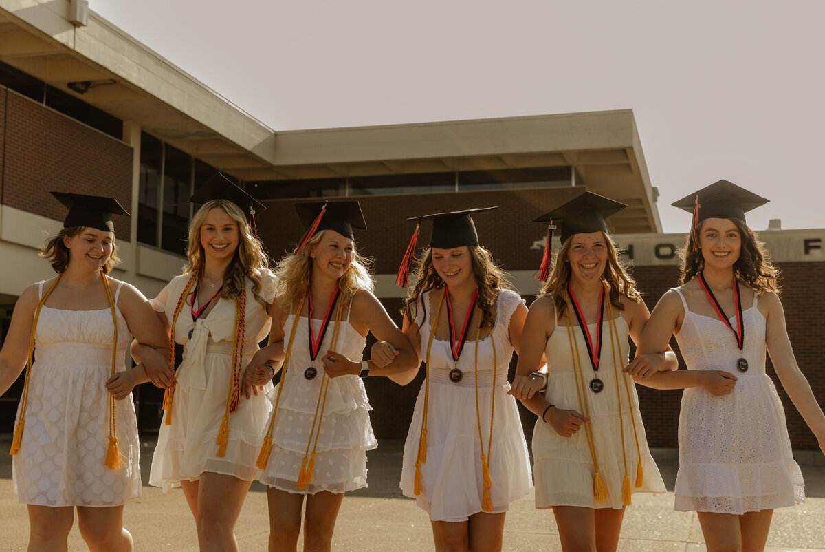 Group Graduation Photoshoot in Winona, MN 