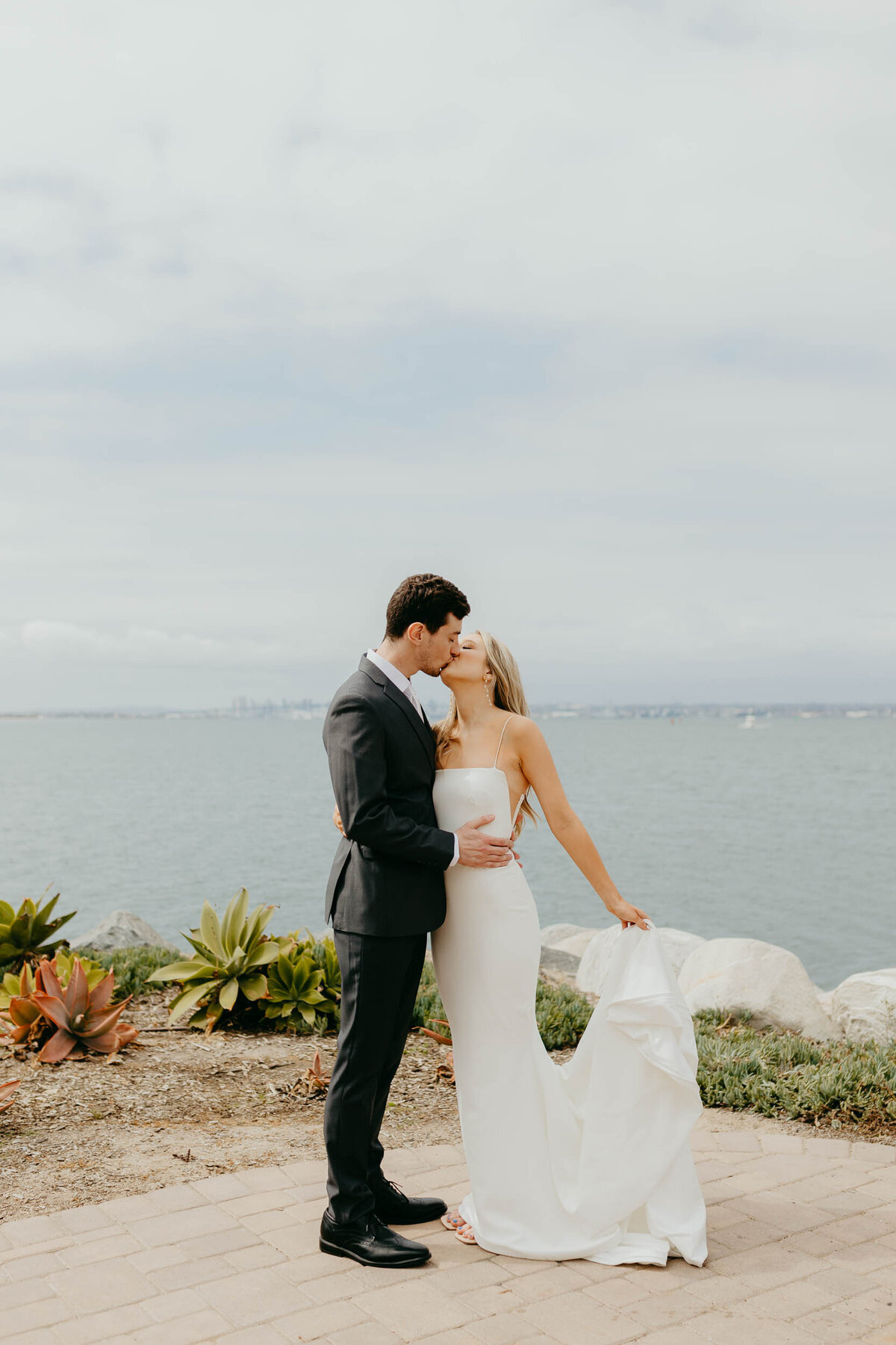 Lexx Creative-Coronado Club Room-San Diego Skyline Beach Wedding-9