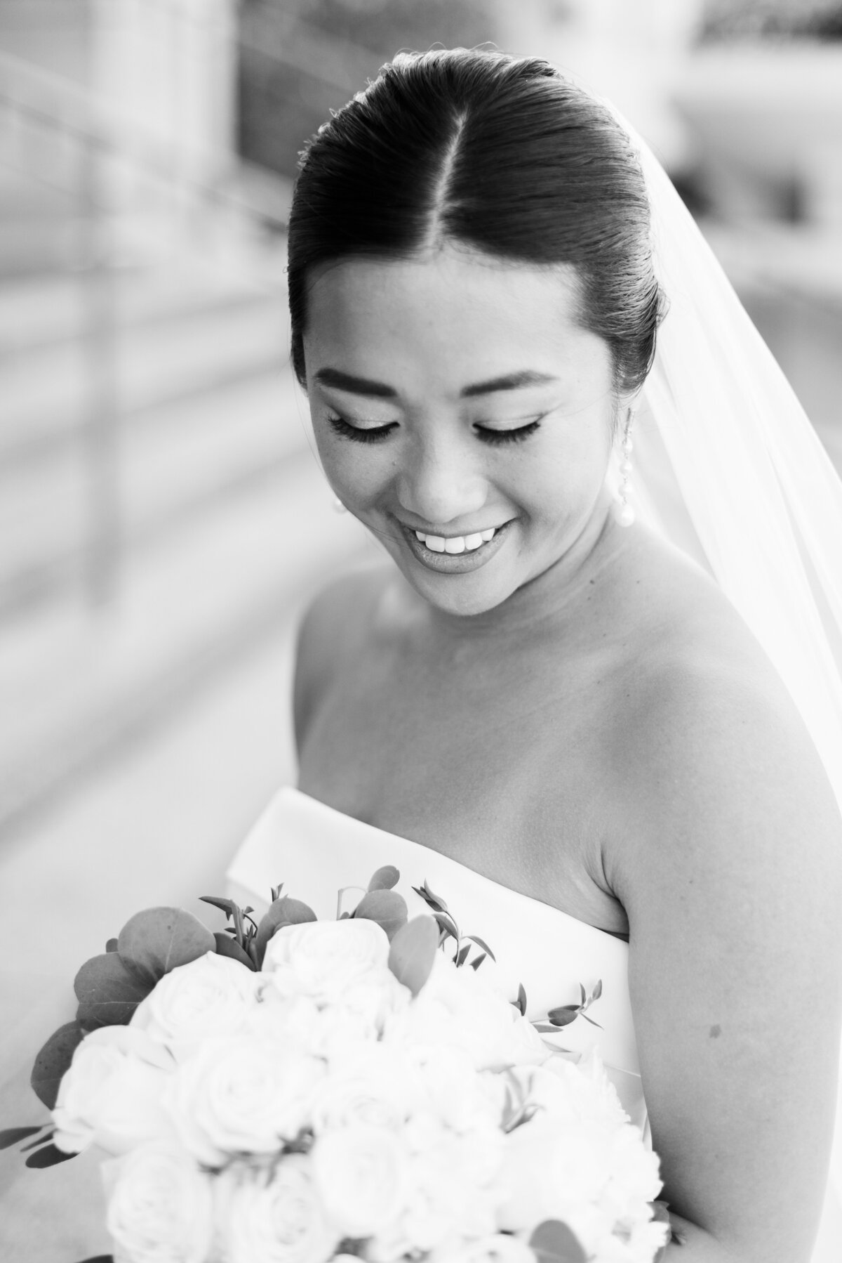 cassie-nichole-photography-cincinnati-ohio-wedding-photography-the-view-at-mt-adams-hannah-jeff-wedding-day-bride-and-groom-31