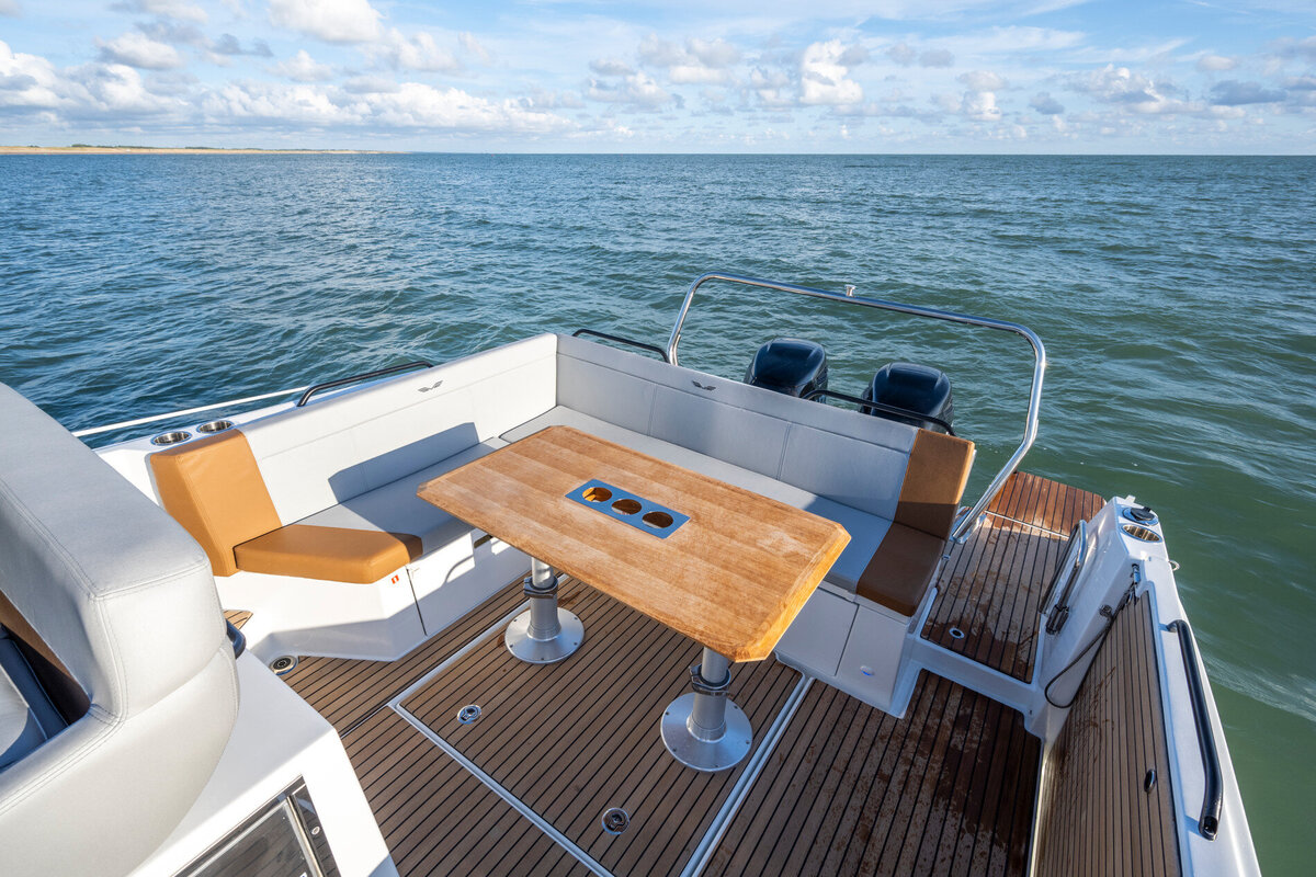 beneteau-flyer-9sundeck-exterior-8