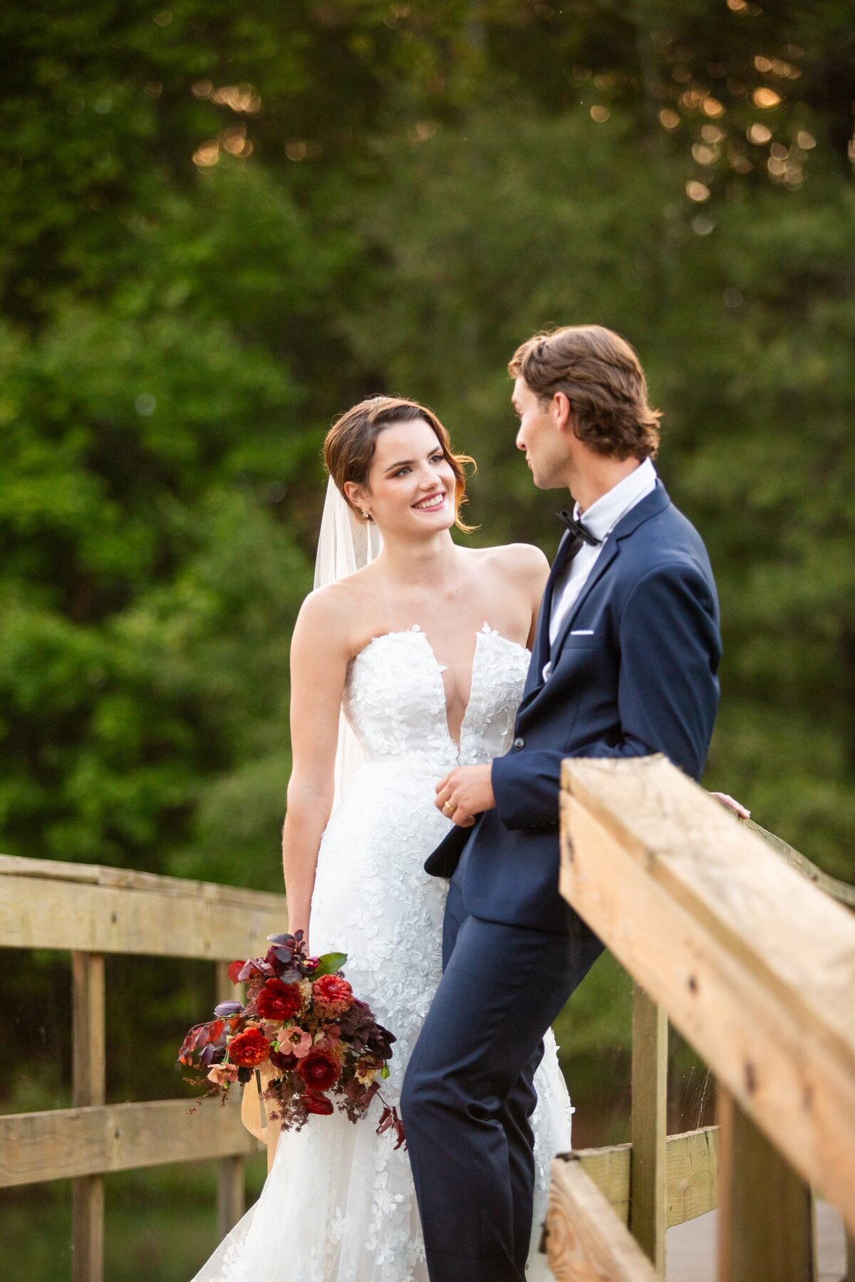 wedding-couple-bridge