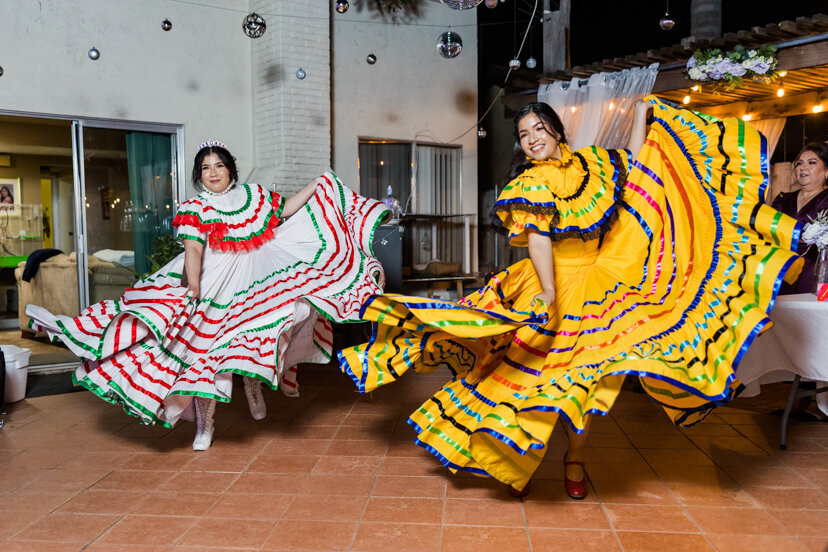 folklorica-dancers-two-girls