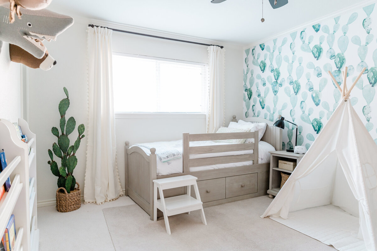 Childs bedroom with a cactus theme designed by a Dallas interior designer