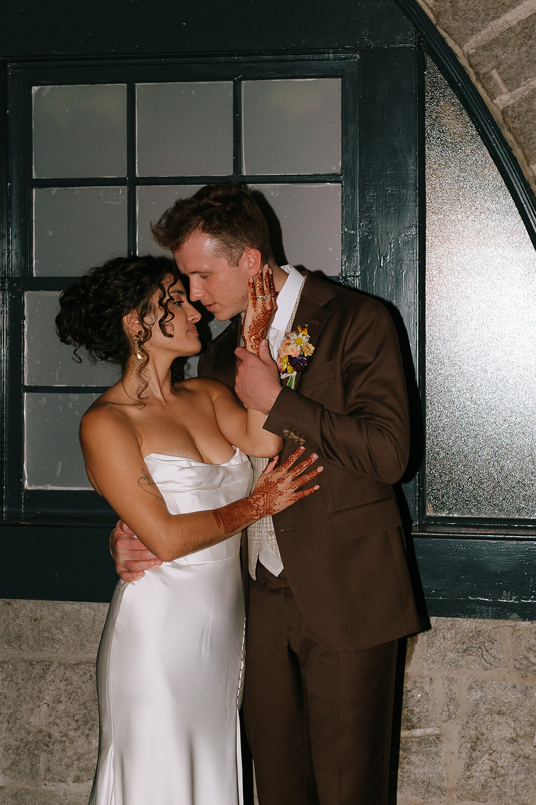 Feel radiant and confident on your wedding day with professional, on-location bridal beauty services. Serving Athens, Atlanta, Augusta, and beyond.