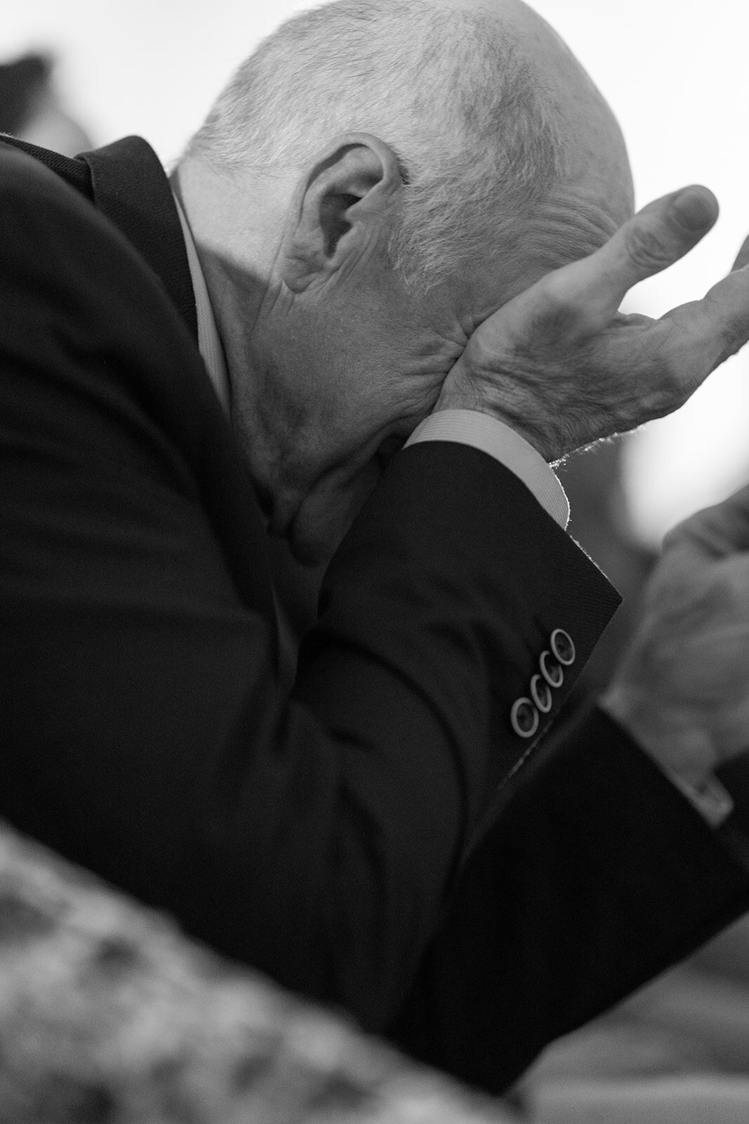 candid-emotional-ceremony-vancouver-thegodards