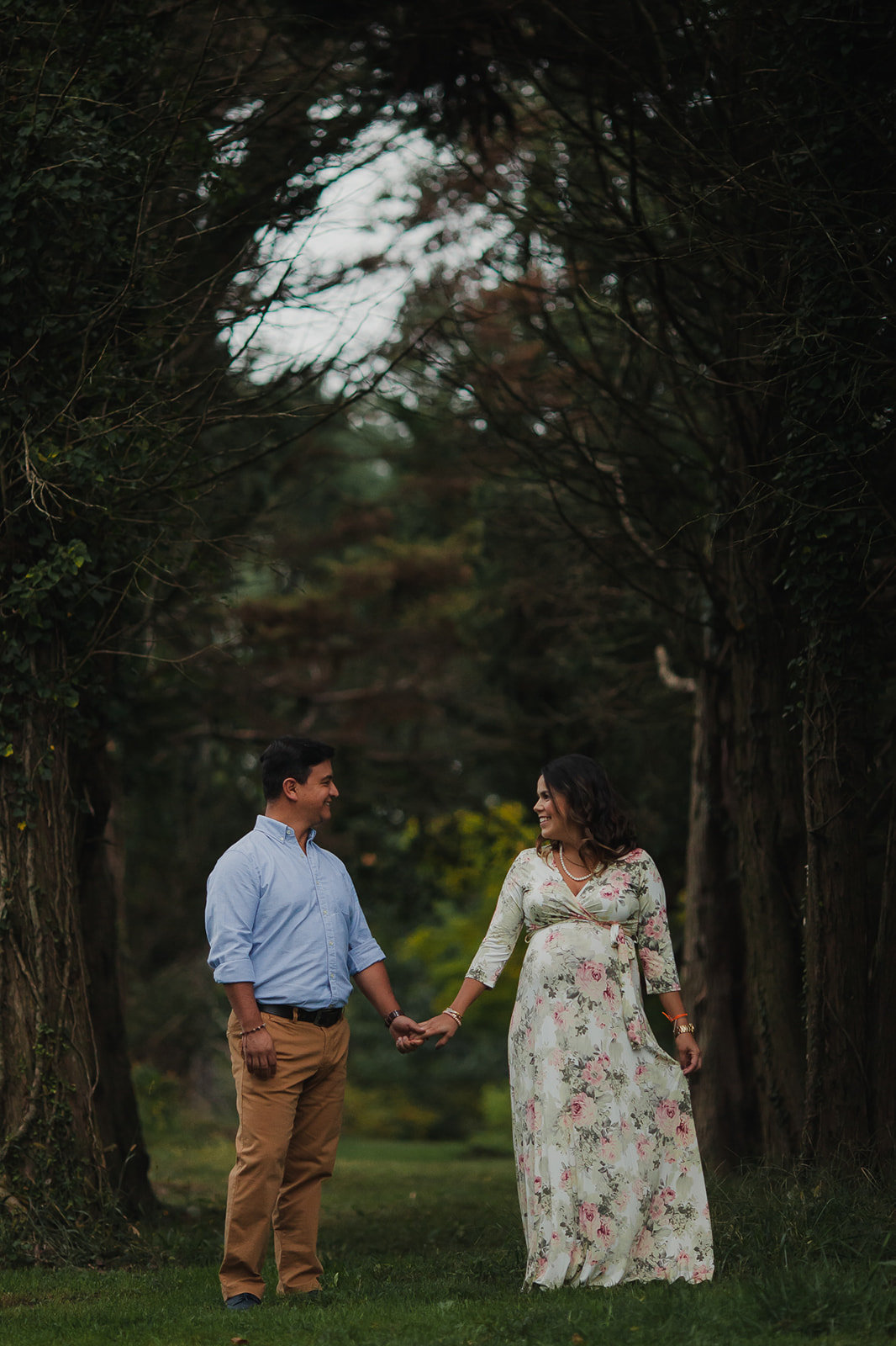 27Maryland-Outdoor-Maternity-Cylburn-Arboretum-Floral-Dress-Couple-Fall