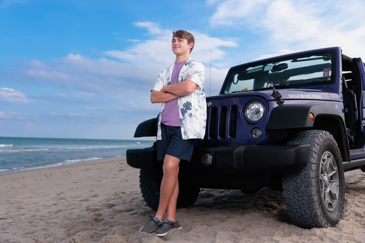 High School pictures at the beach with a jeep at Kure beach