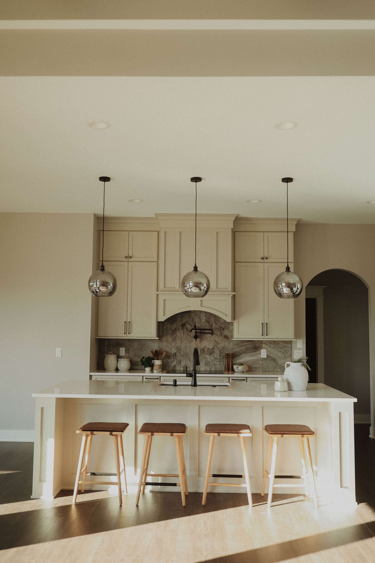 2425-Kitchen-Linden-Central-Iowa-Custom-Home-JRL-Builders-3F1A1639
