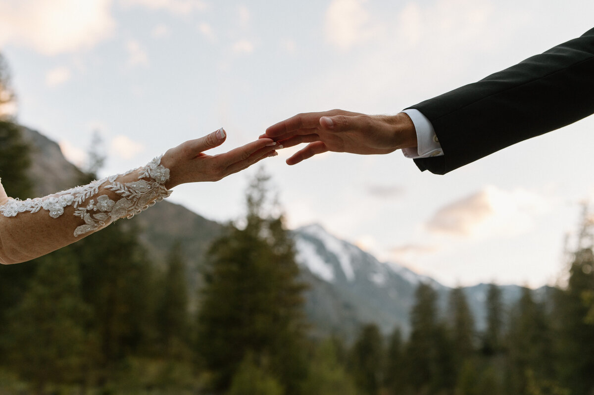 spring_leavenworth_sleeping_lady_resort_wedding_08
