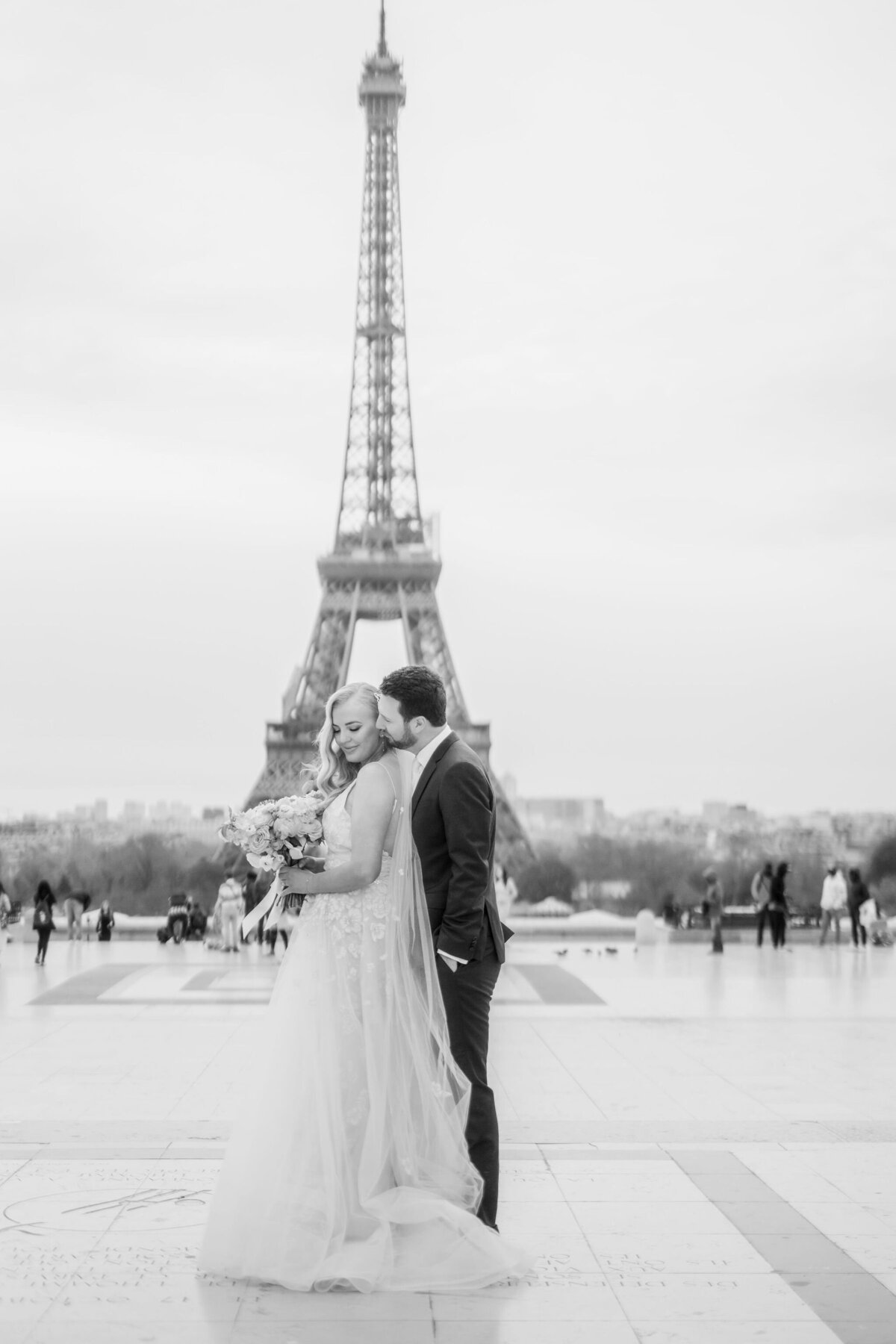 012-Paris-Spring-Blossom-Elopement-Wedding-Cinematic-Editorial-Luxury-Fine-Art-Lisa-Vigliotta-Photography