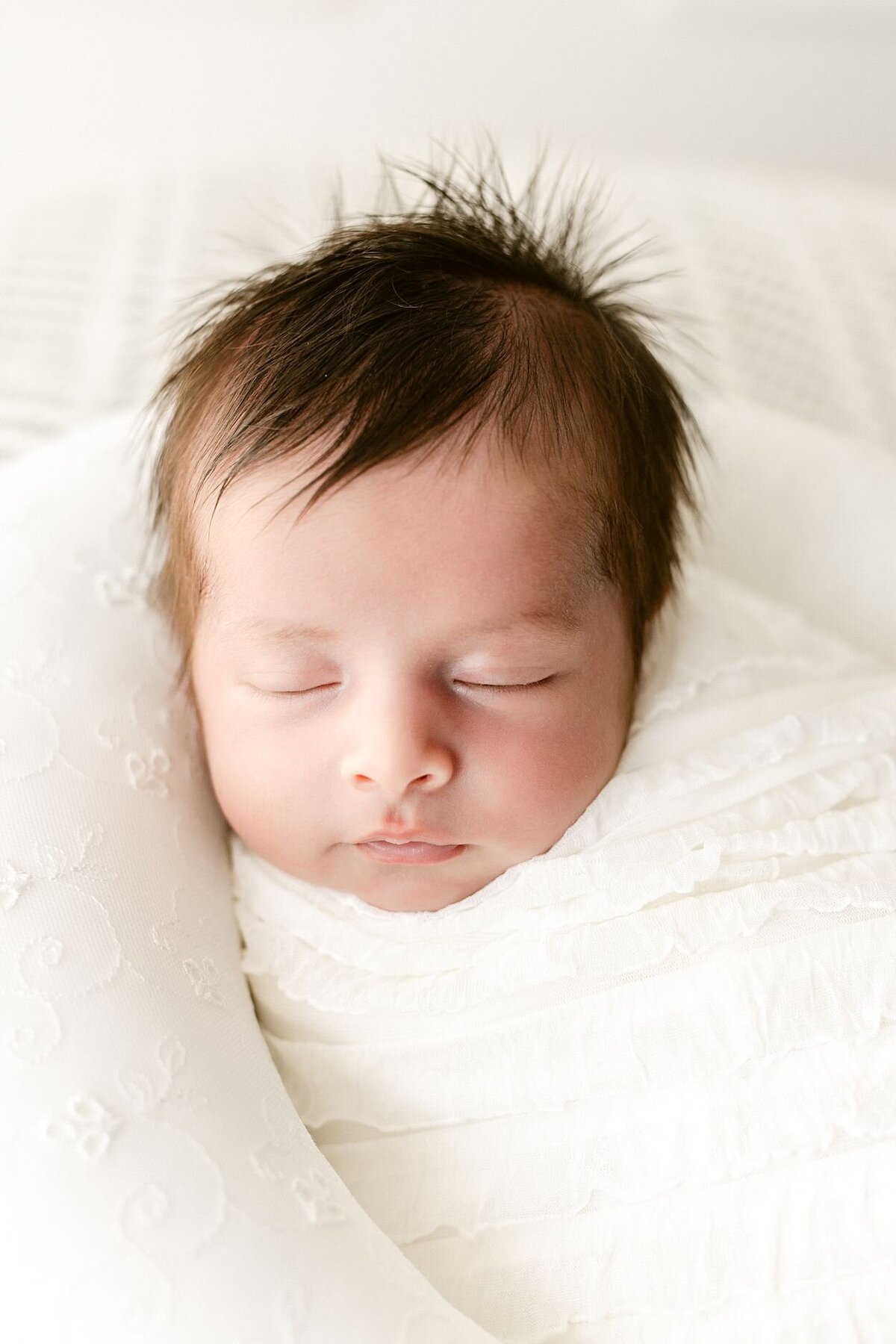 photographe-bebe-naissance-studio-photo-auvergne