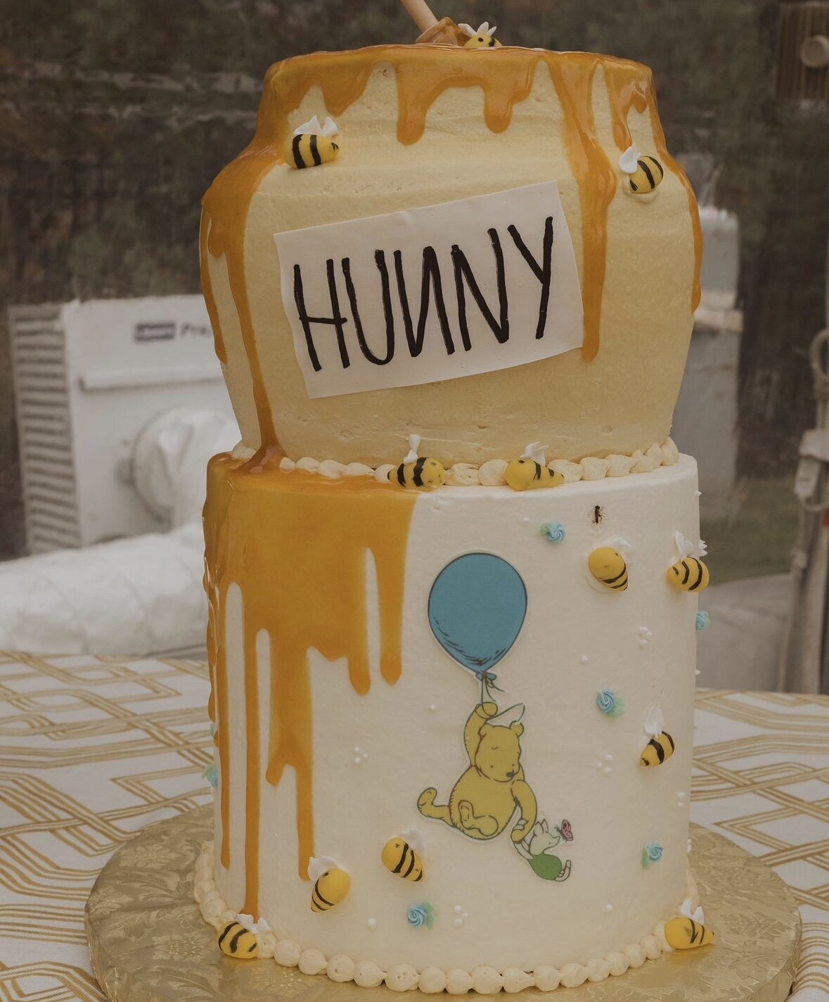 winnie-the-pooh-baby-shower-cake